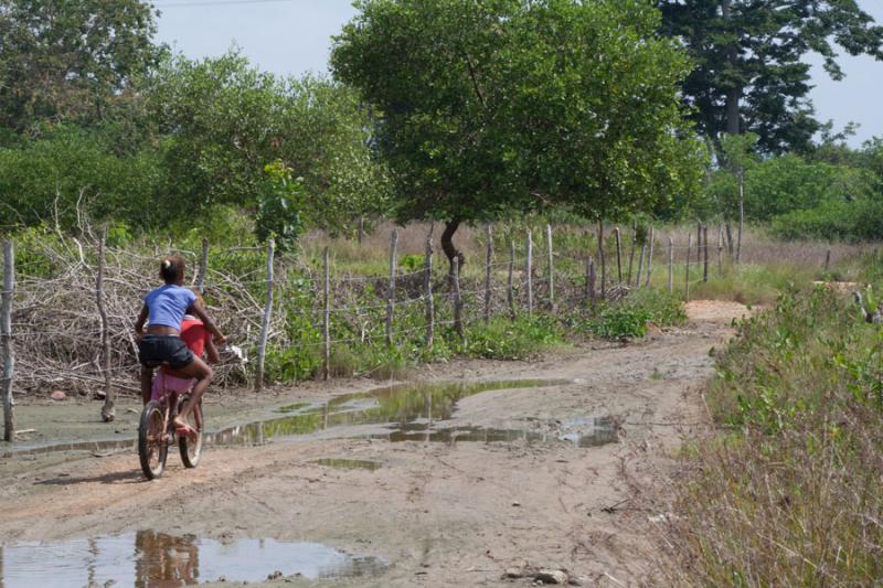 NiÃ±as en Bicicleta, Monteria, Cordoba, Colombia