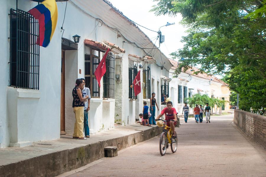 Calle en Santa Cruz de Mompox, Bolivar, Colombia, ...