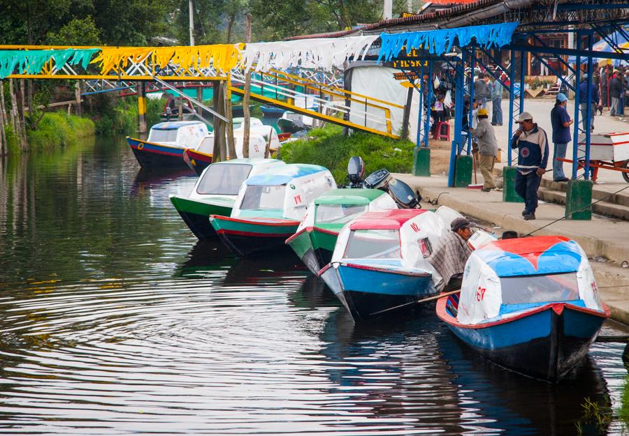 Lanchas a Orillas de la Laguna de la Cocha, San Ju...