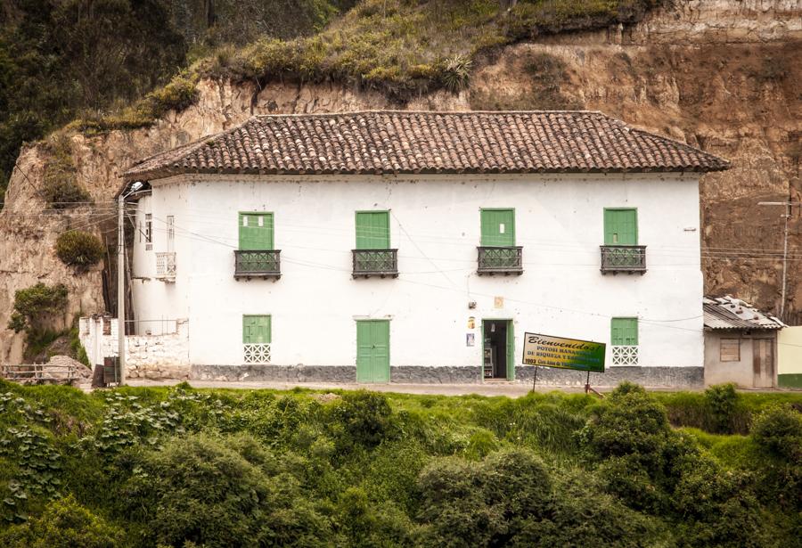 Fachada de una Vivienda en San Juan de Pasto, Nari...