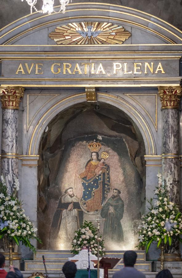 Detalle del Altar en el Santuario Las Lajas, Ipial...