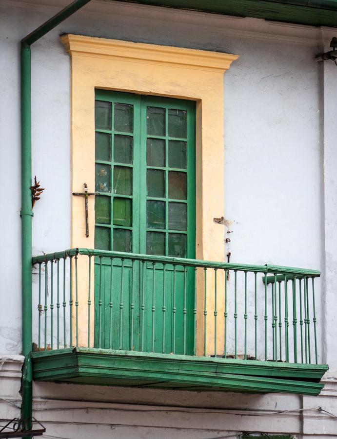 Balcon de una Casa Colonial en Bogota, Cundinamarc...