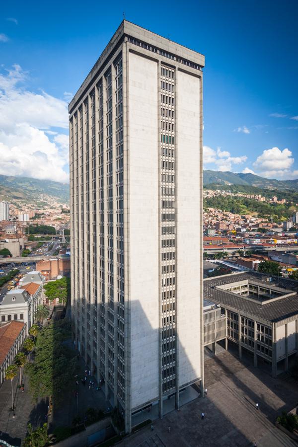 Edificio Gubernamental en la Alpujarra, Medellin, ...