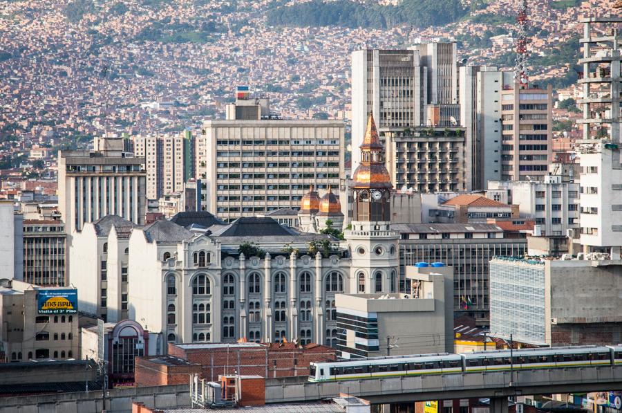 Panoramica de la ciudad de Medellin, Antioquia, Co...