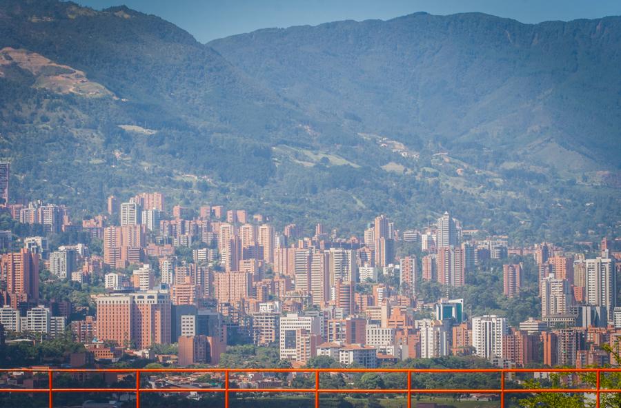 Panoramica de la ciudad de Medellin, Antioquia, Co...