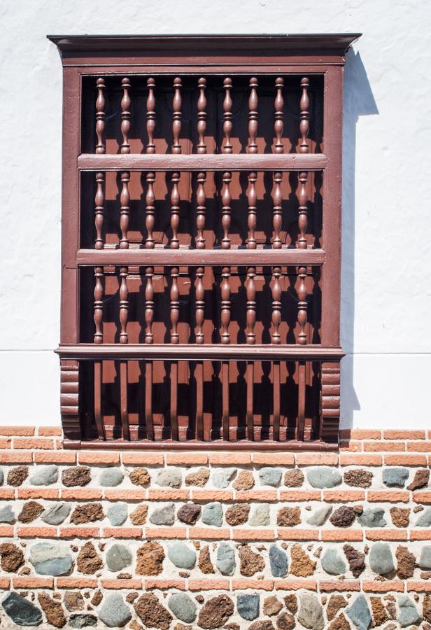 Ventana Colonial