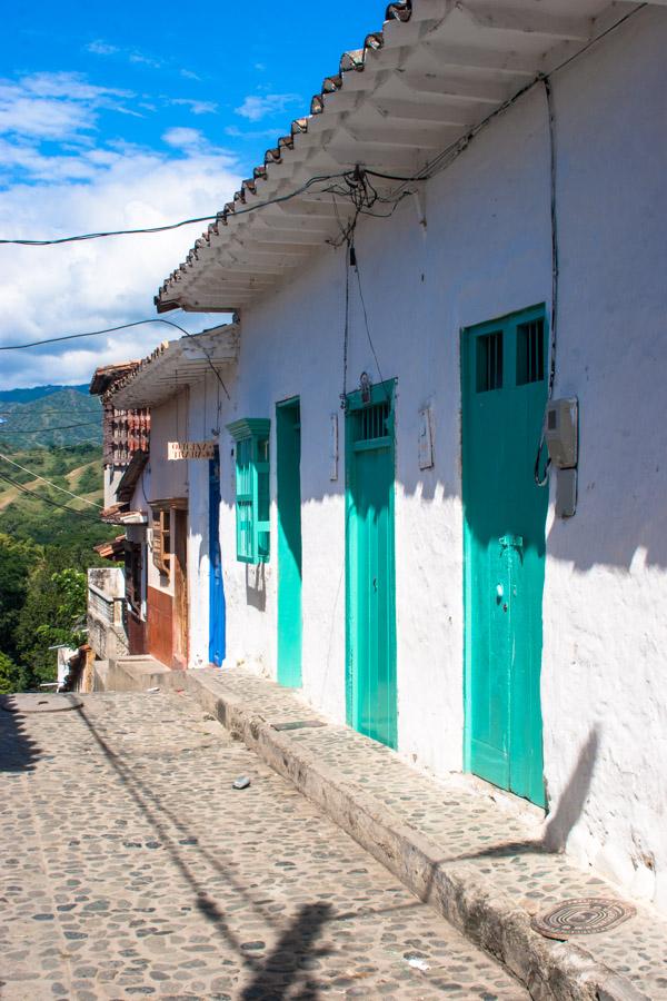 Calle en Santa Fe de Antioquia, Colombia