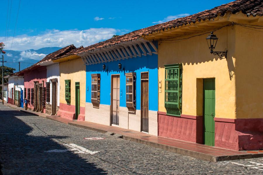 Calle en Santa Fe de Antioquia, Colombia