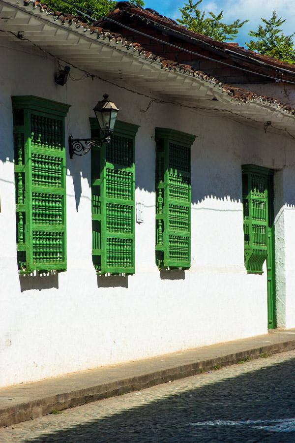 Calle en Santa Fe de Antioquia, Colombia