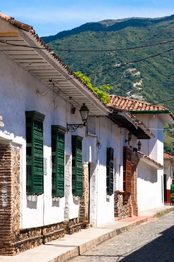 Calle en Santa Fe de Antioquia, Colombia