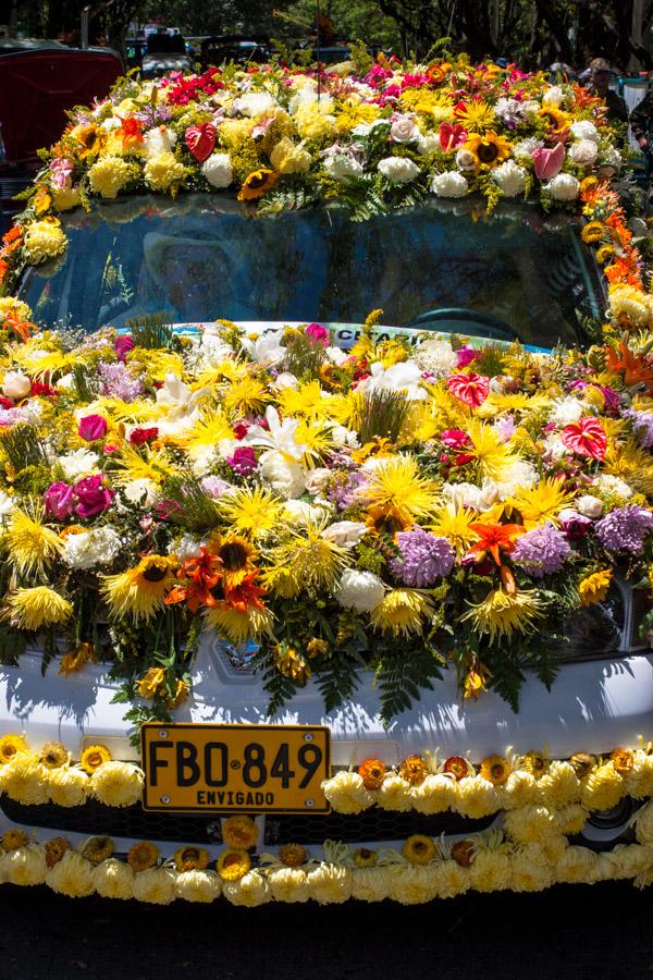 Automovil Adornado con Flores, Desfile de Autos An...