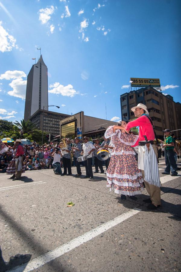 Bailarines tipicos, Feria de Flores, Medellin, Ant...