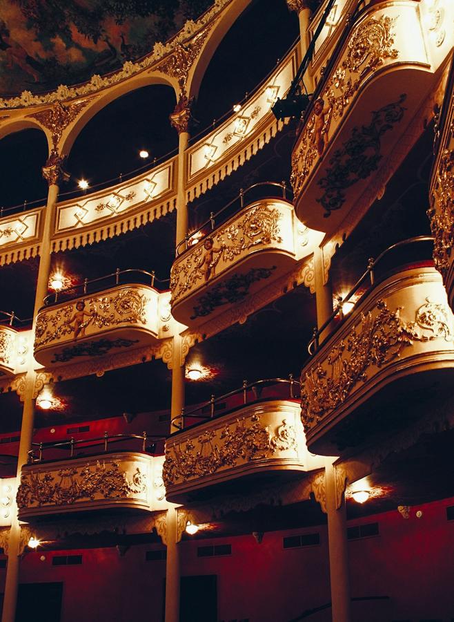 Interior del teatro nacional de panama