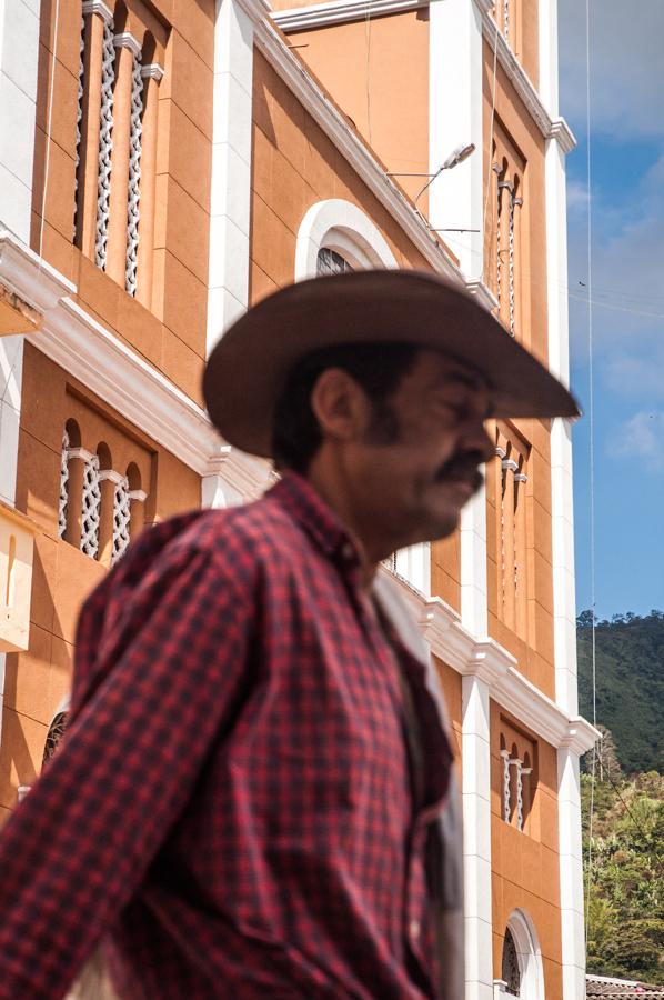 Campesino en Genova, QuIndio, Colombia