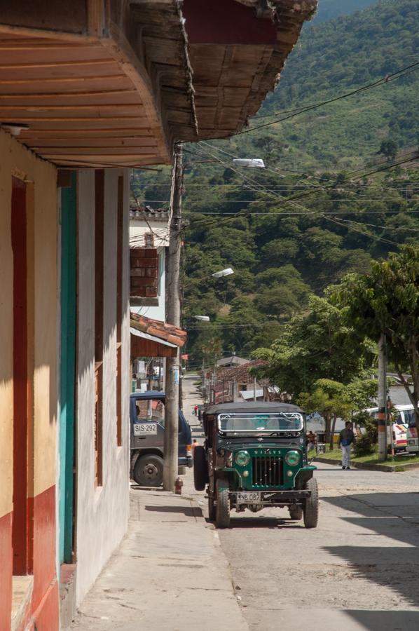 Jeep Willys en Genova, QuIndio, Colombia