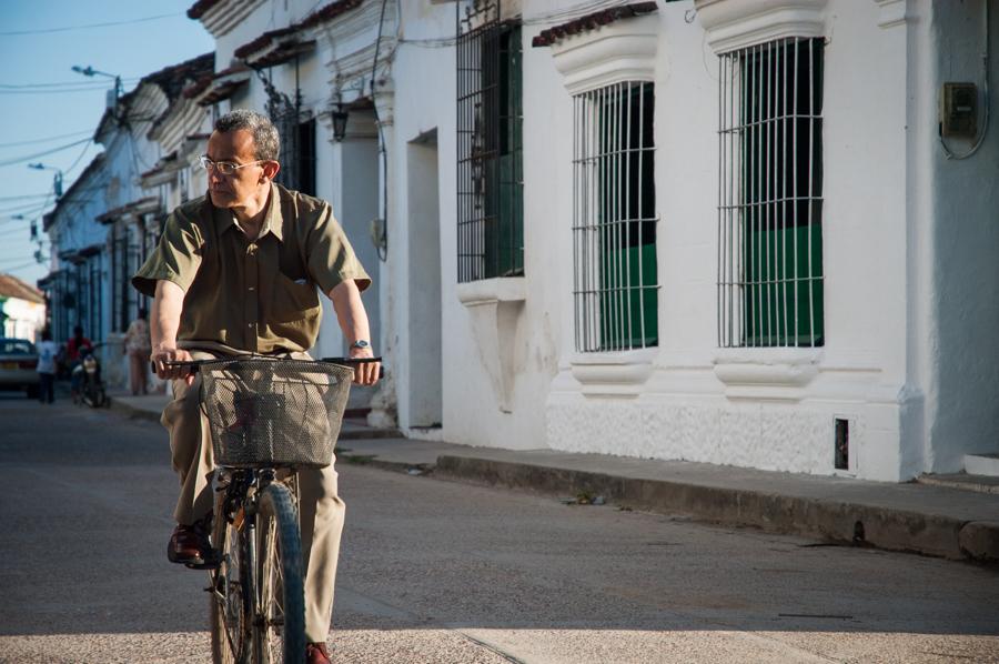 Hombre en Bicicleta, Santa Cruz de Mompox, Bolivar...