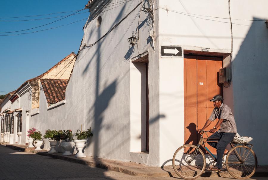 Hombre en Bicicleta, Santa Cruz de Mompox, Bolivar...