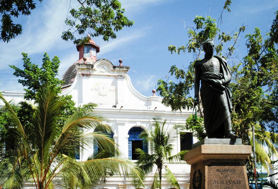 Monumento a Simon Bolivar, Santa Cruz de Mompox, B...