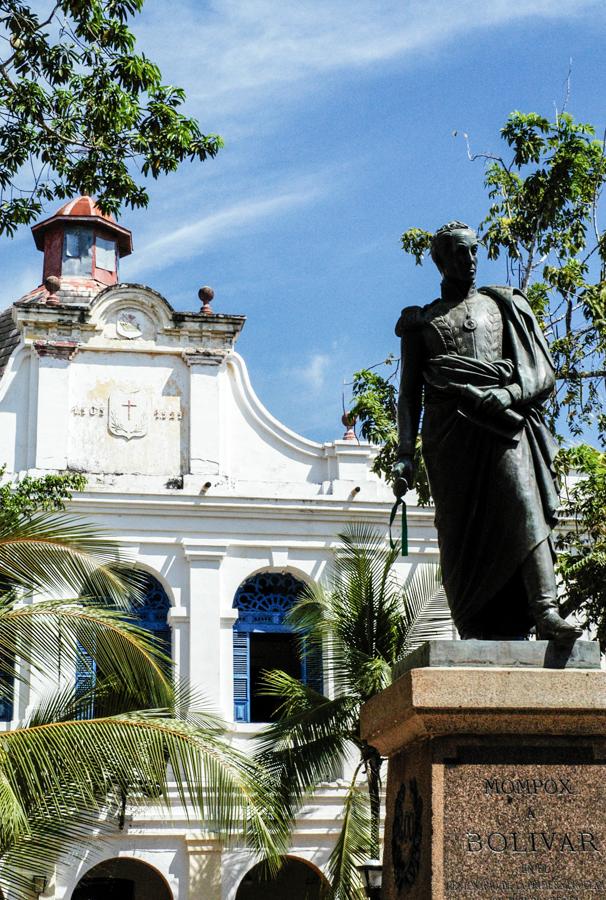 Monumento a Simon Bolivar, Santa Cruz de Mompox, B...