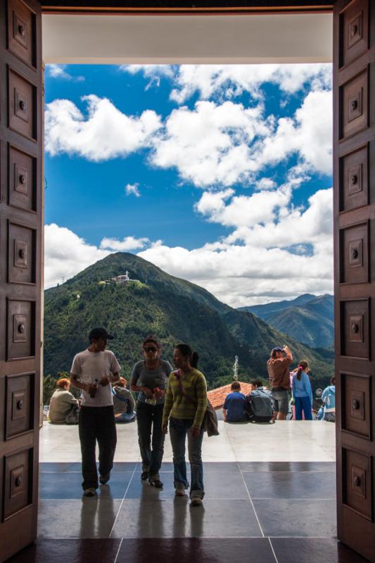 Entrada de Nuestra Señora de la Cruz de Monserrat...