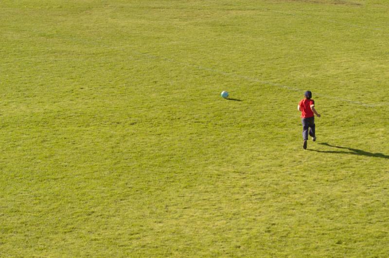 NiÃ±o Jugando Fultbol, Parque Metropolitano Simo...