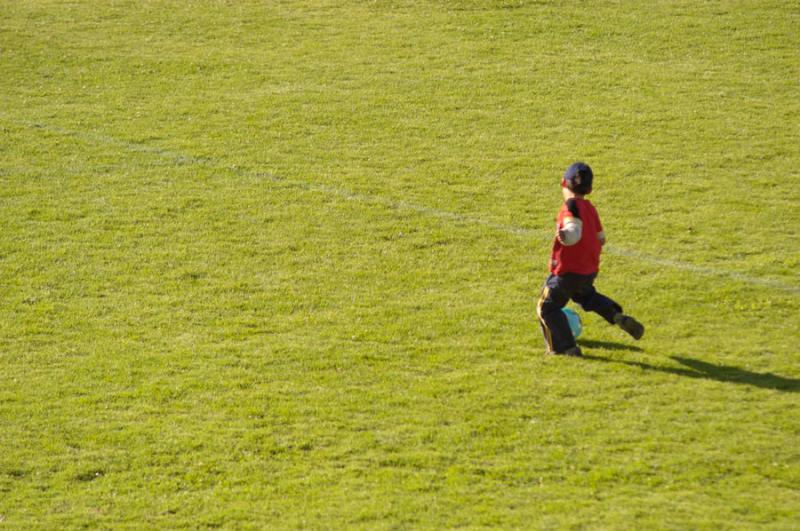 NiÃ±o Jugando Fultbol, Parque Metropolitano Simo...