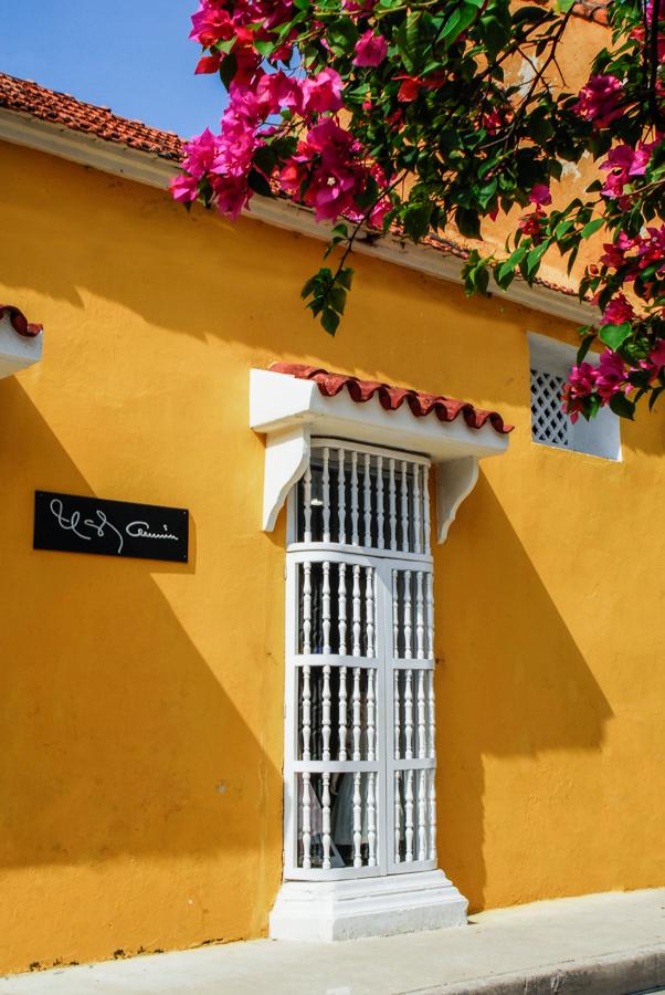 Fachada de una Casa en Cartagena, Bolivar, Colombi...