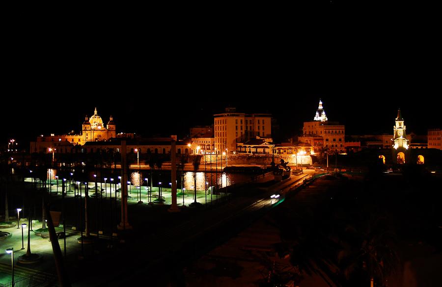 Panoramica Nocturna de la ciudad de Cartagena, Bol...