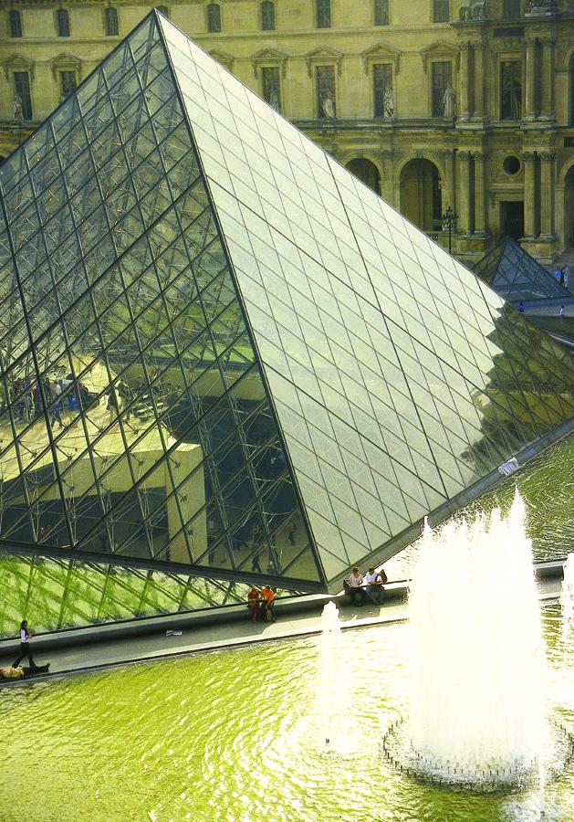 Museo de Louvre en Paris, Francia