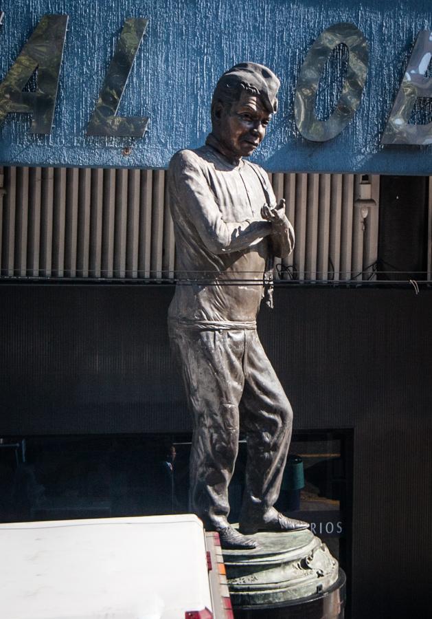 Escultura de Mario Moreno Cantinflas en el Distrit...