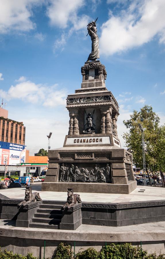 Monumento a Coanacoch en Distrito Federal, Mexico,...