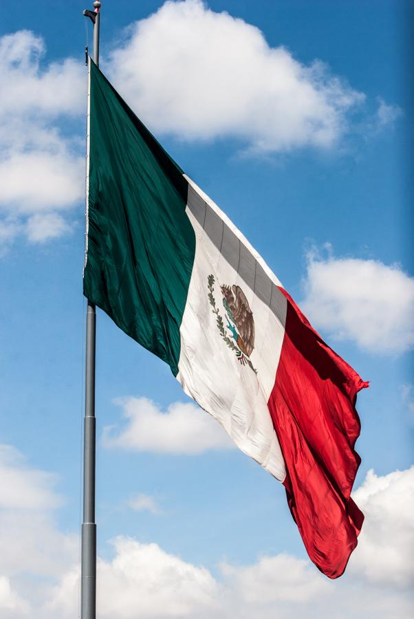 Bandera de Mexico, Distrito Federal, Mexico, Ameri...