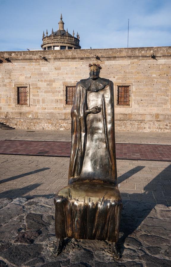 Esculturas en las Afueras de Hospicio Cabañas, Gu...