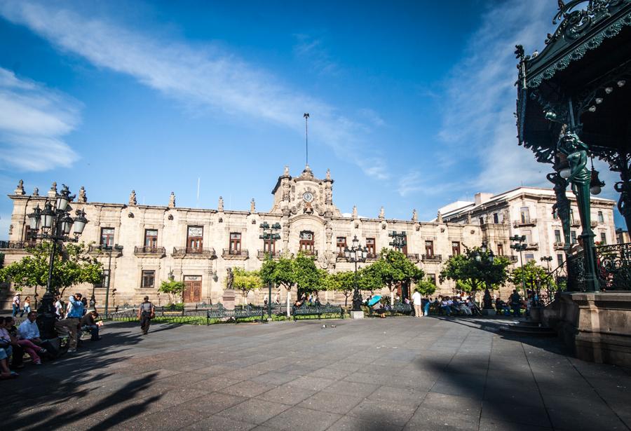 Plaza al Frente del Palacio de Gobierno