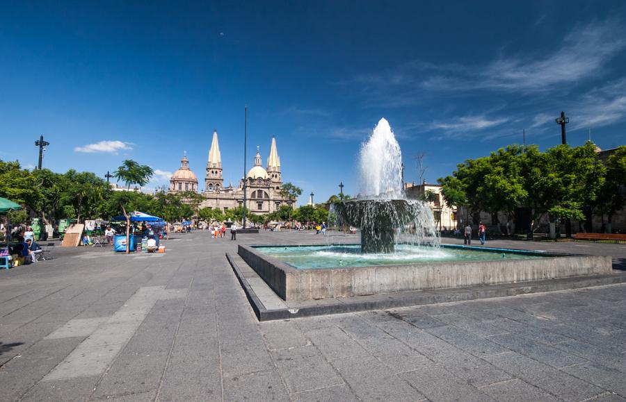 Fuente en la Plaza de la Liberacion, Guadalajara, ...