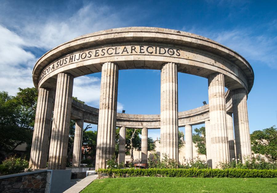 Plaza de la Rotonda de los Hombres Ilustres, Guada...