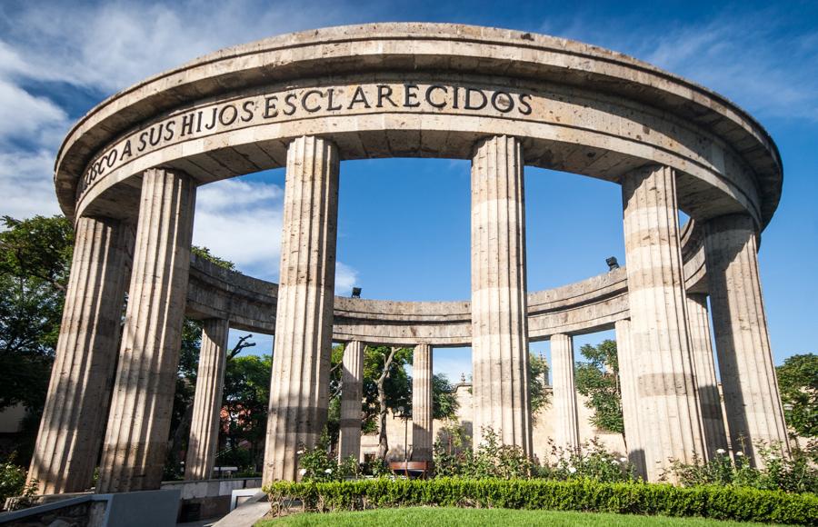 Plaza de la Rotonda de los Hombres Ilustres, Guada...