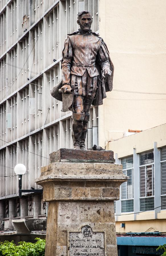 Monumento a Miguel de Ibarra, Primer Alcalde de Gu...