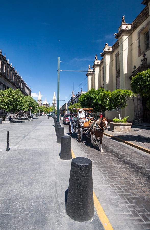 Calle empedrada en guadalajara, Mexico, Centro Ame...