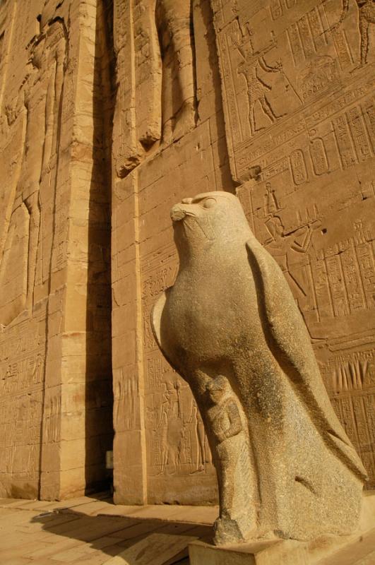Jonsu como Halcon, Templo de Horus, Egipto, El Cai...