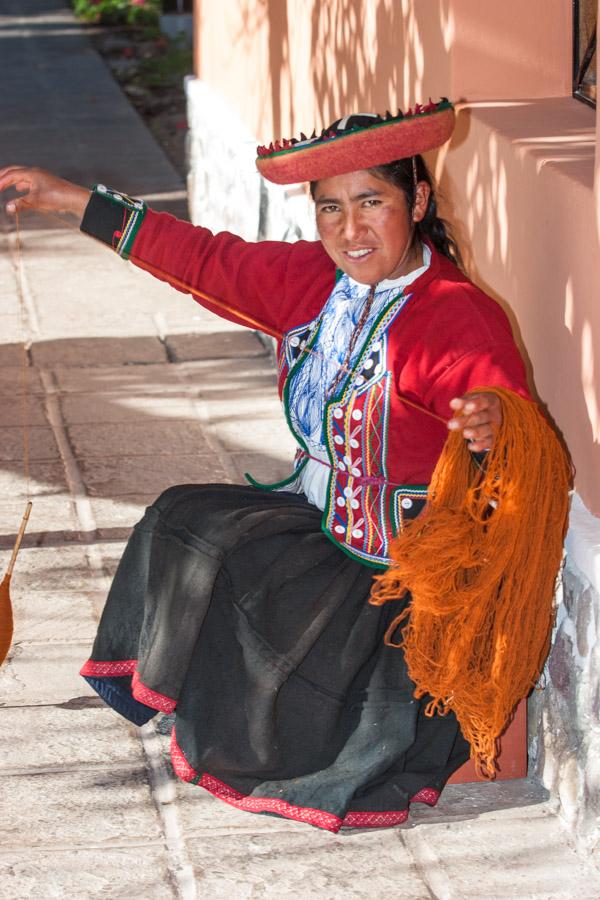 Indegenas en el Valle Sagrado de los Incas Localid...