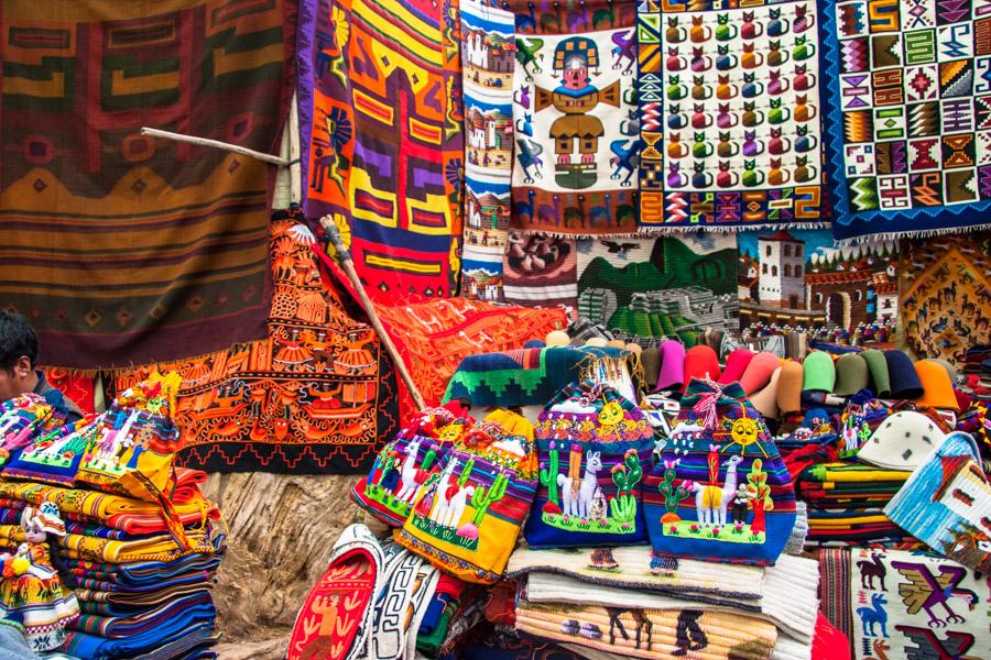 Artesanias del Mercado Indio Piscac, Valle Sagrado...