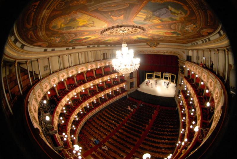 Interior del Teatro Cristobal Colon, Bogota, Cundi...