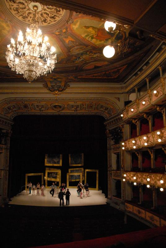 Interior del Teatro Cristobal Colon, Bogota, Cundi...