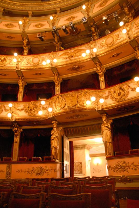 Interior del Teatro Cristobal Colon, Bogota, Cundi...