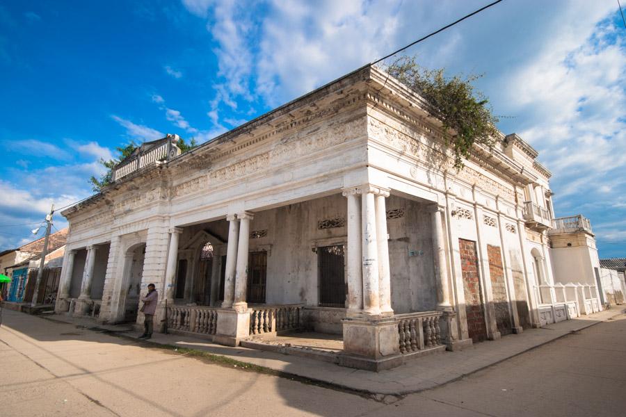 Fachada de La Casa Del Diablo, Cienaga Magdalena, ...