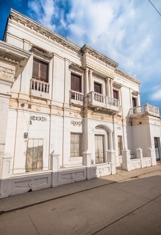 Fachada de La Casa Del Diablo, Cienaga Magdalena, ...