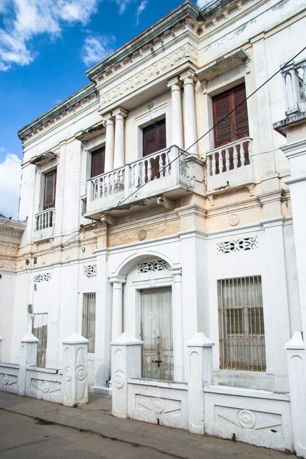 Fachada de La Casa Del Diablo, Cienaga Magdalena, ...