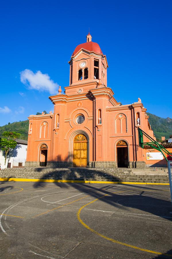 Iglesia Parroquial de San Antonio de Padua, Pueblo...