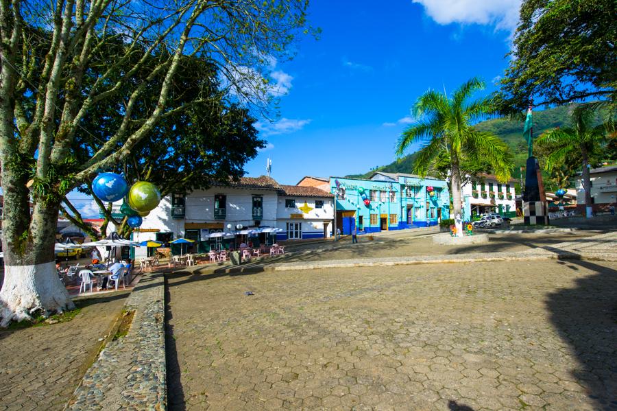 Parque Principal, Pueblorrico, Suroeste Antioqueñ...